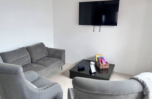 San Lorenzo El Cubo House | Fantastic 5-bedroom house in serene San Lorenzo El Cubo neighborhood