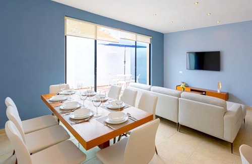 Jacinto Pat House | Fantastica Casa con alberca,TVs, Netflix, y A/A