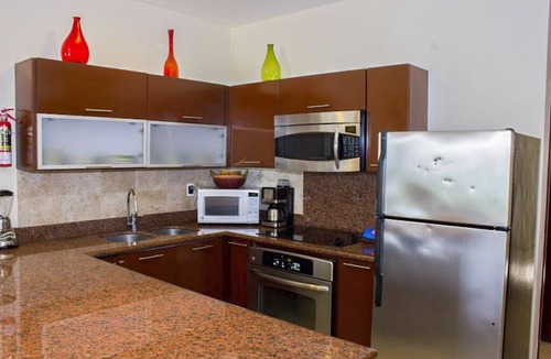 Downtown Apartment | Faro 204: Nice apartment with ocean view, steps away from 5th Av.