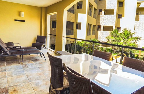 Downtown Apartment | Faro 204: Nice apartment with ocean view, steps away from 5th Av.