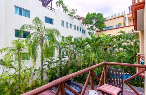 Downtown Condo | Few steps from the beach and one block from 5th Avenue