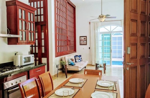 Centro Apartment | Finca Tropical: 18 bedroom house with pool, 1 minute from the beach