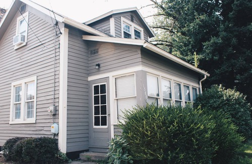Mount Eaton House | fresh modern 3/Bd wk end getaway in Amish country