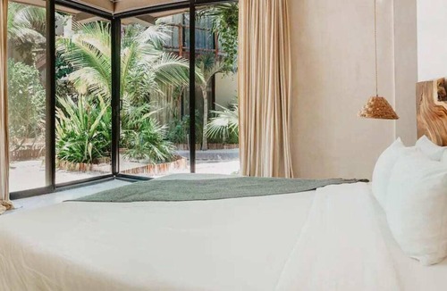 Zona Hotelera Apartment | Garden View Suite with the Perfect Location