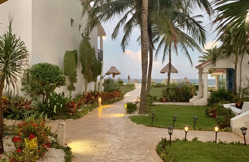 Puerto Morelos Villa | Glamor beachfront, Riviera Maya Deluxe Villa, Pto Morelos.