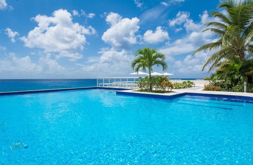 Zona Hotelera Norte Condo | Gorgeous Condo, Amazing Oceanfront views , Great Snorkeling out-front!