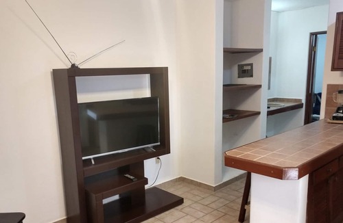 Gonzalo Guerrero Apartment | Great Apartment a street away from 5th ave.