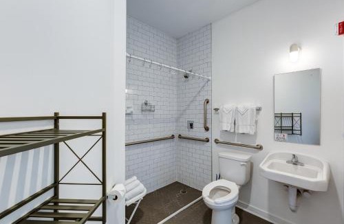 River West Hotel | Ground Floor Studios in Chicago by 747 Lofts