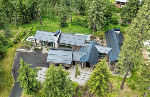Roslyn House | Heated Pool + Spa + Golf Sim — 5 Star Luxury Suncadia Compound