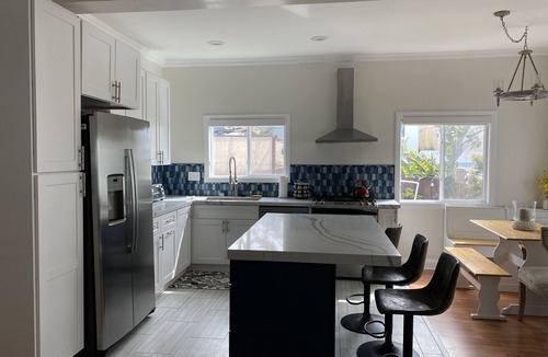 Hermosa Beach House | Hermosa Beach 3BR ,Walk to Beach & Pier, 2-Car Garage + Laundry