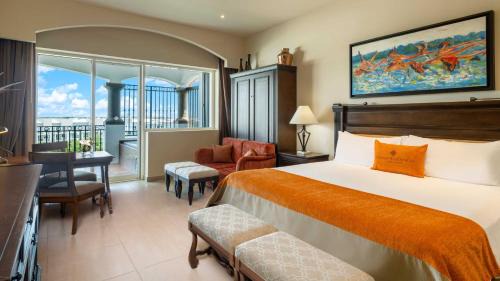 Puerto Morelos Hotel | Holiday Inn Club Vacations Grand Residences All Inclusive