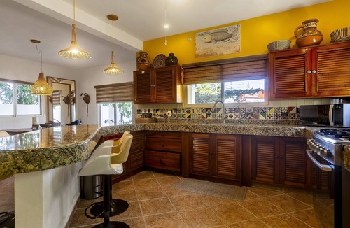 Puerto Morelos House | Home with Rooftop Terrace & Pool, 3 King Beds, 3min to Beach, Restaurants, Shops