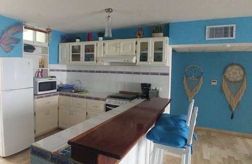 Zona Hotelera Condo | Hopelchen Beach GetAway, Sail IslaMujeres Bay Monthly/Weekly Rates