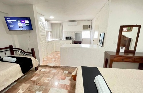 Downtown Cancun Hotel | HOTEL FARALLON INN