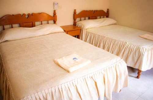 Colonia Centro Hotel | HOTEL ISLA ESMERALDA