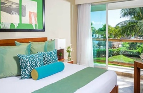 Centro Hotel | Hotel with 2 bedrooms and AC in soothing Playa del Carmen