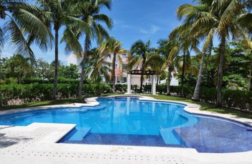La Isla House | Hotel Zone Beach Villa