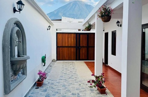 San Lorenzo El Cubo House | House 10 minutes from Antigua Guatemala in Ciudad Vieja