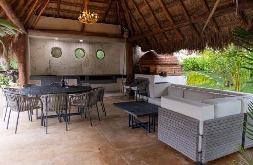 Xpu-Ha Villa | House with cenote and caves in Puerto Aventuras