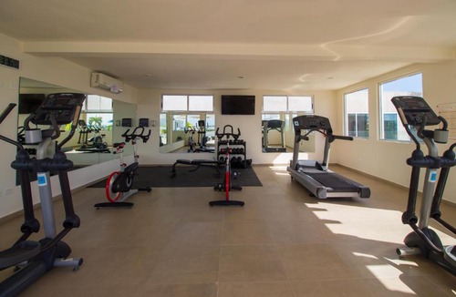 Gonzalo Guerrero Apartment | Huge 1 Bed in Amazing condo