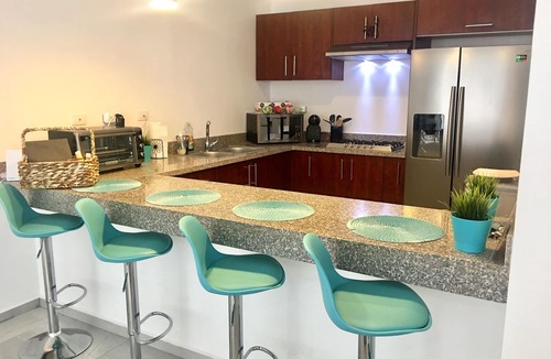 Villa Juarez House | HUGE BRAND NEWER MODERN HOUSE w PRIVATE ROOF DECK & JACUZZI CLOSE TO THE BEACH