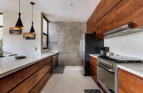 Tulum City Center Apartment | Iguana Jungle Paradise Villa Beach Club Access