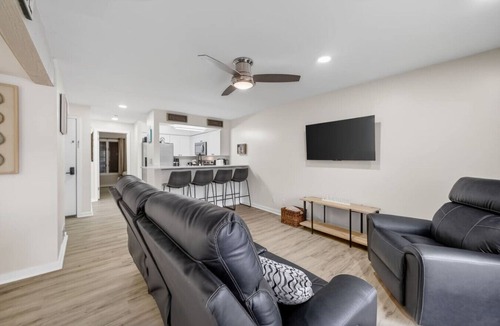 Osage Beach Condo | Indoor/Outdoor Pools! Hot Tub! Steam Room! Sauna!