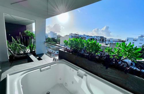 Zazil-ha Apartment | Jacuzzi in Apartment a few steps from 5th Av.