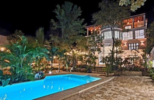 Francisco Uh May Hotel | Jungle Mansion & Cuisine