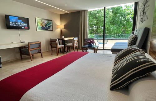 Centro Apartment | KAAB South Beach - Beautiful Big Studio - Rooftop pool ocean view