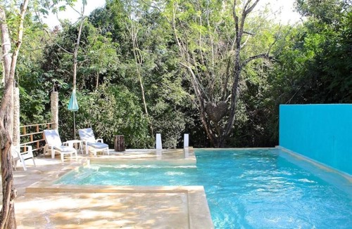 Akumal House | King Bungalow Guest House in Small Gated Communitynn