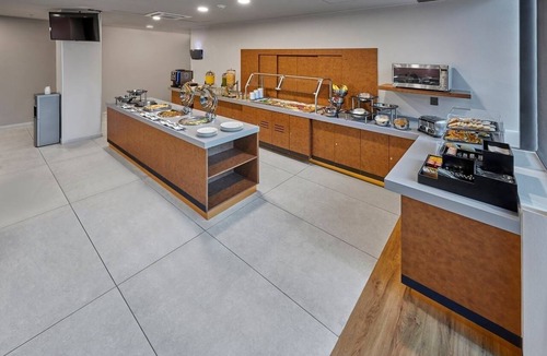 Zona Paseo Montejo Hotel | King Room w/Breakfast | Pool Near Paseo Montejo