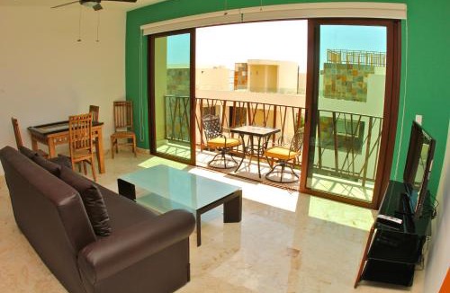 Downtown Apartment | La Brisa Condo by BVR