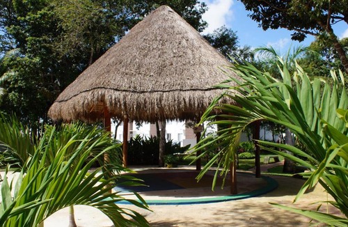 Puerto Juarez House | La Casa del Mexicano terraza y jardin exoticos 12 min del playa Esmeralda