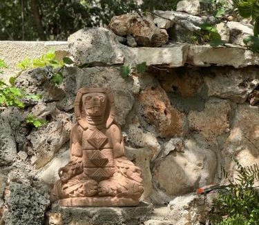 Leona Vicario House | La Cueva de Piedra