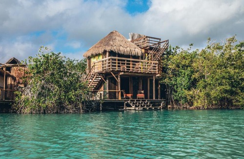Huay-Pix Hotel | La Embajada Universal The Eighth Color of Bacalar