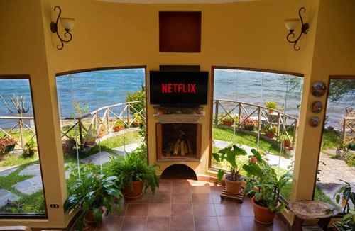 San Pedro La Laguna Villa | Lakefront Villa with Jacuzzi and Basketball Court