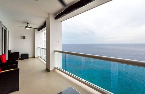 Zona Hotelera Norte Condo | Large Condo, Heated Pool, Sauna, Massage Room