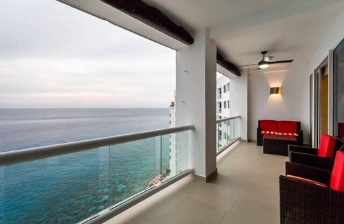 Zona Hotelera Norte Condo | Large Condo, Heated Pool, Sauna, Massage Room