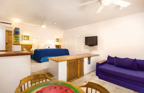 Salinas Resort | Leave your worries at the door!