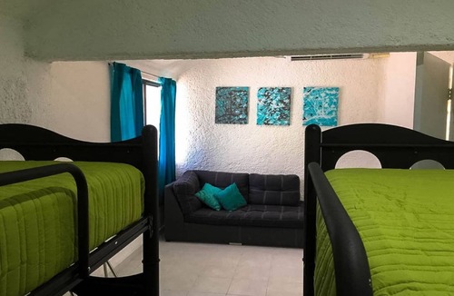 Zona Hotelera House | Linda casa en Zona Hotelera con alberca y salida a la Laguna