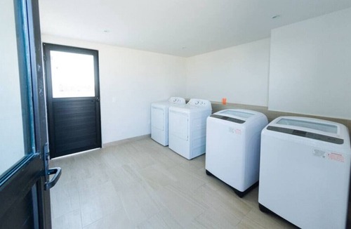 Tohoku Apartment | ¡Live Local, Beach Steps Away: Weekly Promotion!