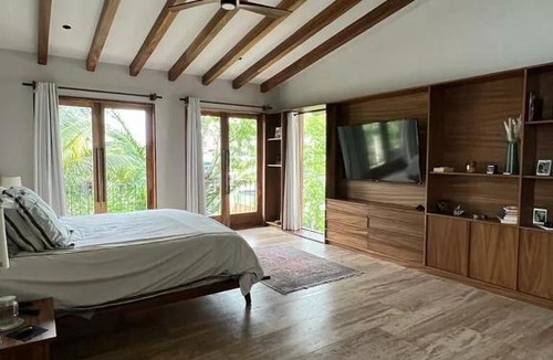 Alfredo V. Bonfil House | Live Your Dream Life in Luxury - Waterfront Property in Cancun