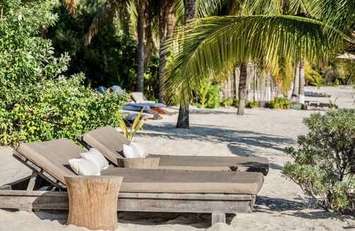 Isla Mujeres Villa | LOLA 13 BR Beachfront Villa Compound
