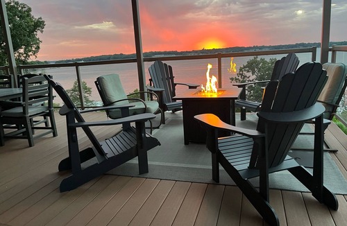 Arnolds Park Condo | Luxurious Lakefront BB Corner Condo. Panoramic lake views & 6 waterpark passes.