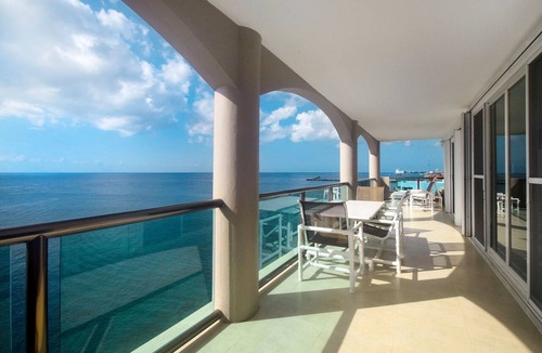 Colonia Andres Condo | Luxurious 6th floor Oceanfront Condo El Cantil 6CN