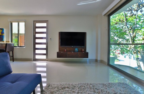 Gonzalo Guerrero Condo | Luxury 1 bed Condo w/ Large Private Patio On 5th Ave. Steps to Beach! Fast Wifi!