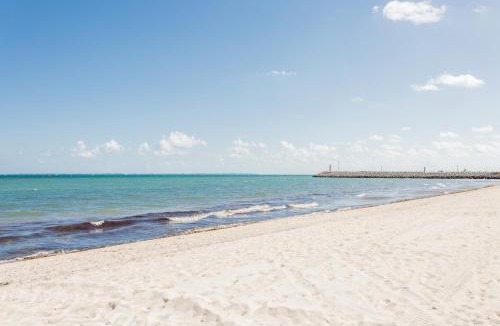 Playa Mujeres Apartment | Luxury 2-Bedroom Apartment with Beach Club Access