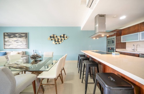 Luis Donaldo Colosio Condo | Luxury 2 BR Condo Jacuzzi & Pool - Mareazul