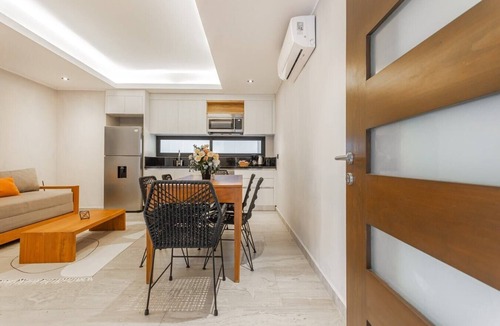 Tohoku Apartment | Luxury 2BD Condo 3 blk from 5th Ave W/PoolandParking
